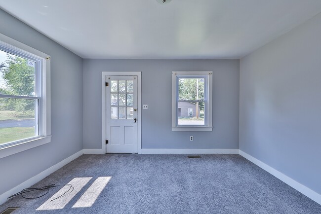 Building Photo - 605/607 N 5th
