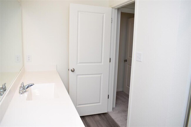 Building Photo - 431 Robins Nest Ln