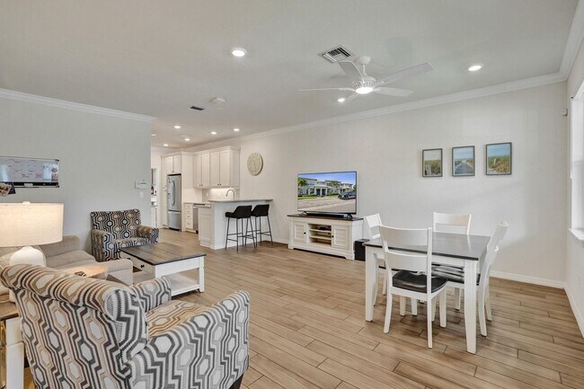 Building Photo - 1300 Eucalyptus Dr