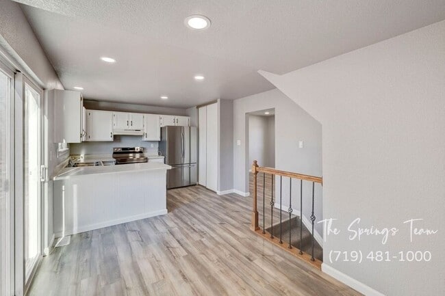 Building Photo - 6460 Bugle Dr