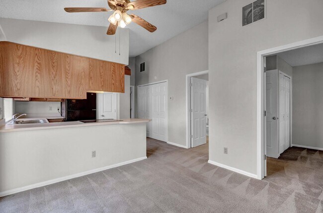 Building Photo - "Charming 2-Bedroom Townhouse in Colorado ...