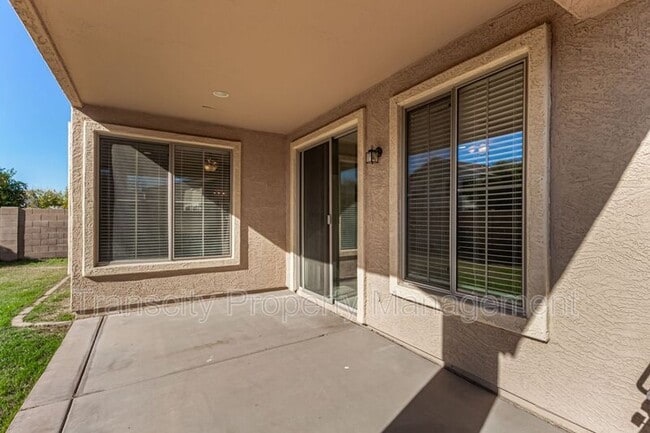 Building Photo - 3723 E Linda Ct