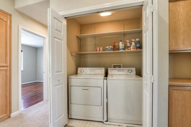 Building Photo - Gorgeous Home | Desirable Location | A/C