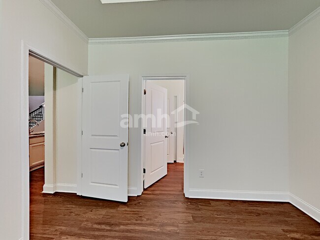 Building Photo - 5235 Smithbriar Dr
