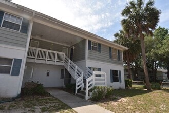Building Photo - OCALA: 2 Bed/2 Bath, 2nd Floor Condo in Co...