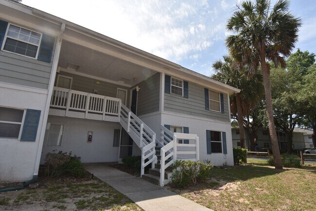 Primary Photo - OCALA: 2 Bed/2 Bath, 2nd Floor Condo in Co...