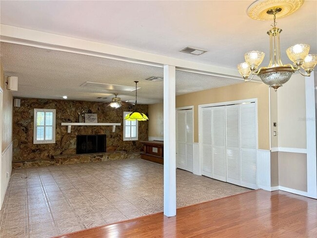 Building Photo - 2523 Krueger Ln