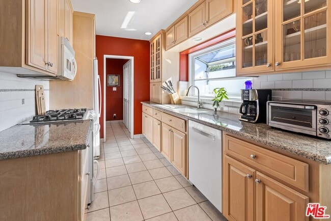 Building Photo - 4180 Keystone Av