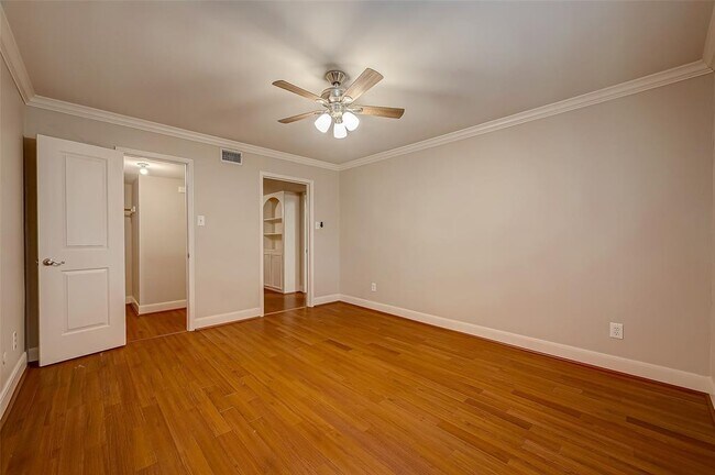 Building Photo - 12967 Trail Hollow Dr