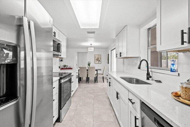 Building Photo - 1499 Janet Pl