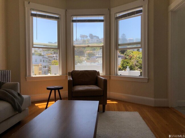 Building Photo - 1000 Judah St