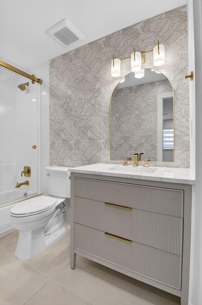 Building Photo - 1254 SW 4th Ct