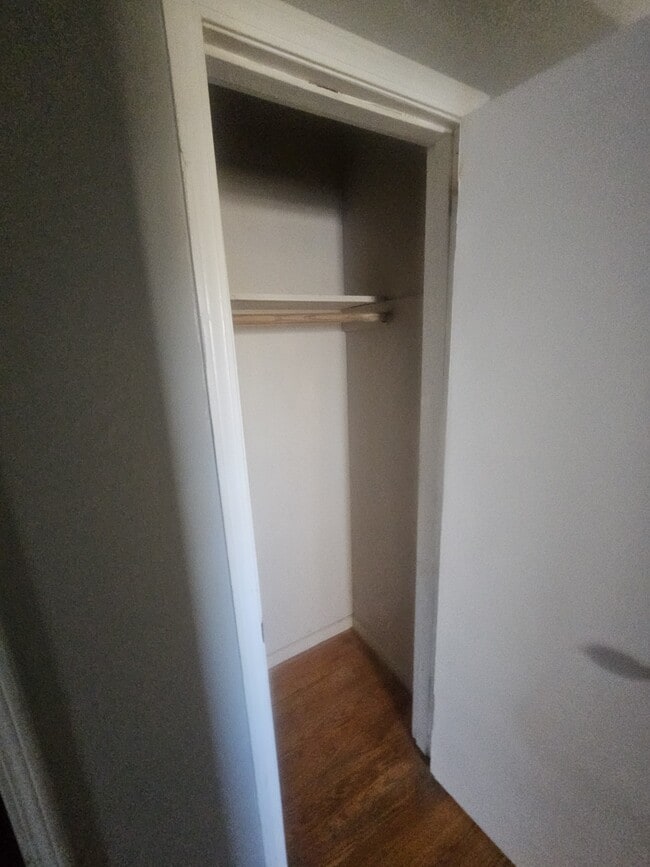 Building Photo - 307 Best St