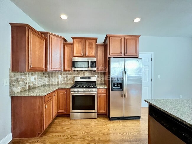 Building Photo - 3080 Whitfield Ave