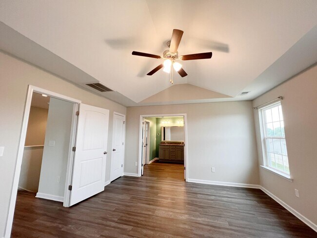 Building Photo - 720 Stilmore Dr