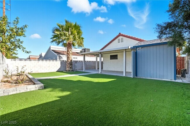 Building Photo - 6928 W Atrium Ave