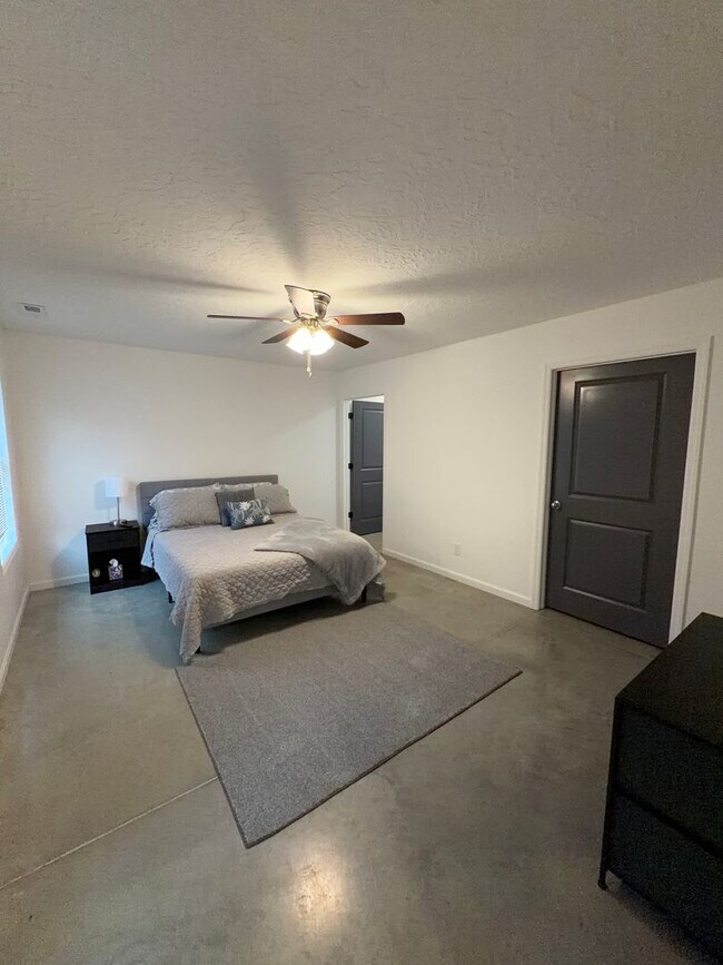 Building Photo - 526 Gadsden Rd NW