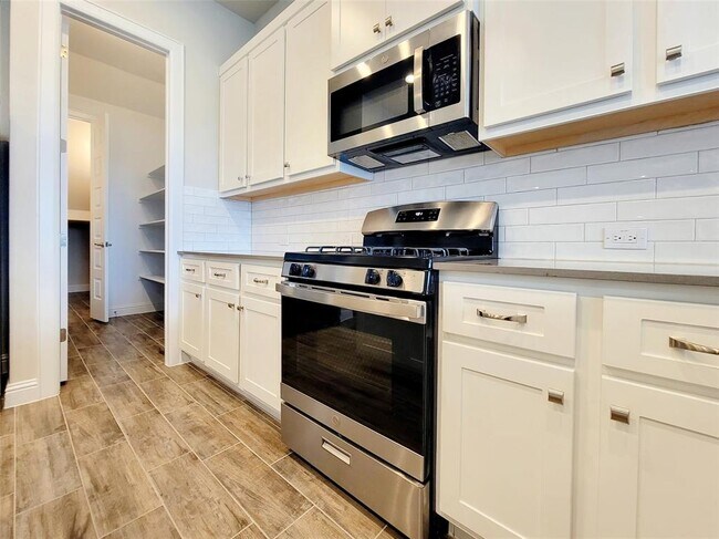 Building Photo - 601 C-Bar Ranch Trl