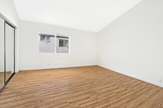 Building Photo - 1138 20th St