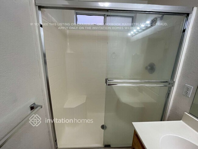 Building Photo - 456 Victory Ave