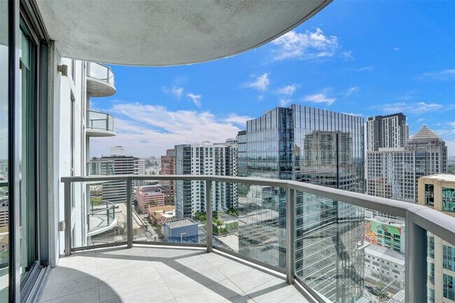 Building Photo - 100 E Las Olas Blvd