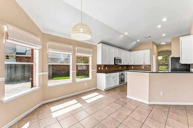 Building Photo - 27730 Geneva Hills Ln
