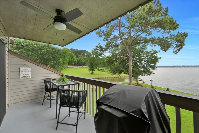 Building Photo - 3900 Aspen Dr