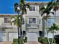 Building Photo - 2842 SW 81st Ave