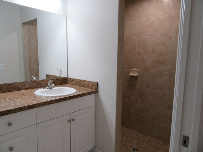 Building Photo - Beautiful home in Silver Springs