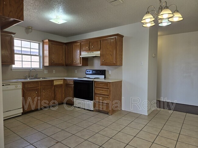 Building Photo - 5709 Auburn Dr