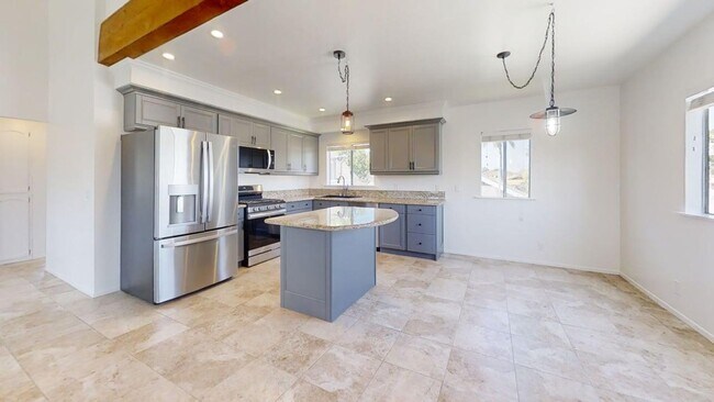 Building Photo - 630 Mira Mar Ave