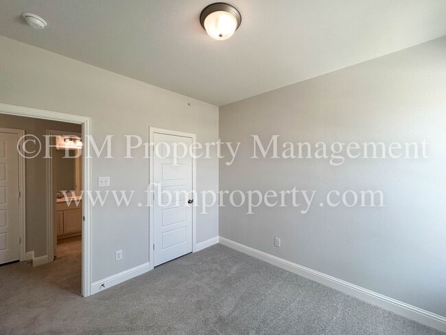 Building Photo - 2903 Layla Drive - Beautiful 3 Bedroom, 2....