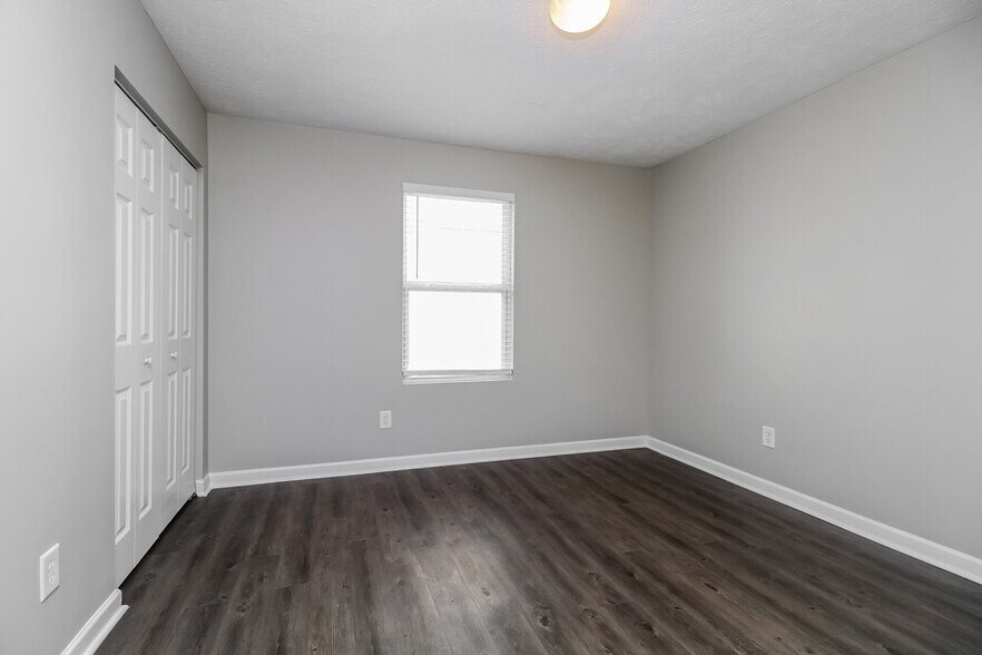 Building Photo - 813 Creek Oak Dr