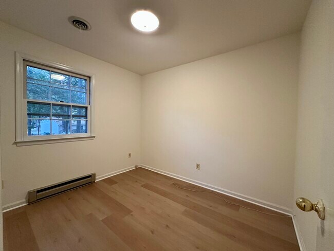 Building Photo - 4805 Candlelight Pl