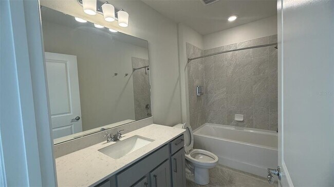 Building Photo - 5054 Holm Oak Dr