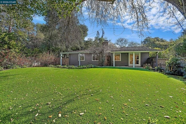 Building Photo - 553 Miner Rd