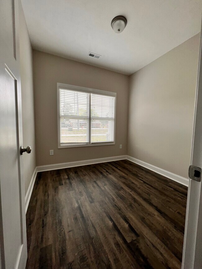 Building Photo - 1618 Strickland Bridge Rd