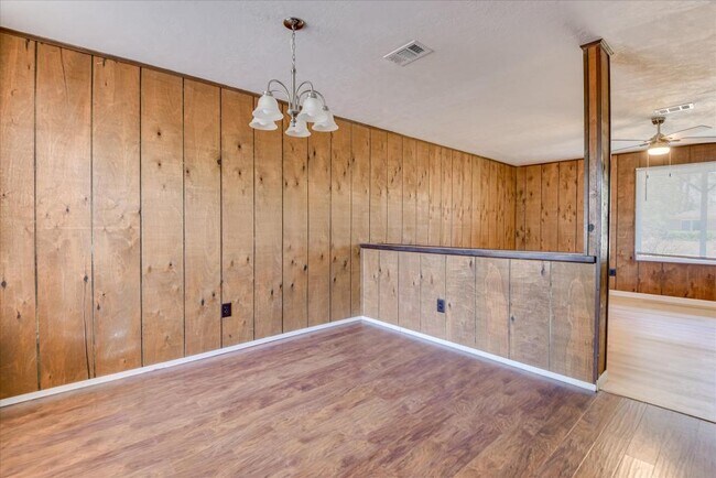 Building Photo - 3823 Fairington Dr