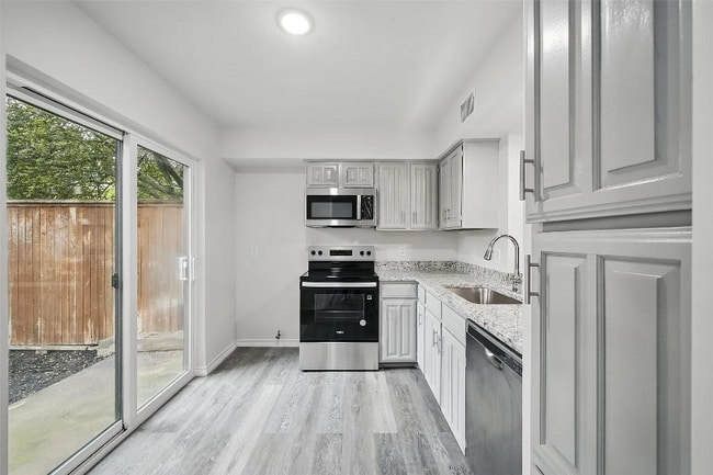 Building Photo - 5626 Preston Oaks Rd