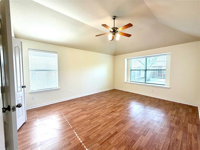 Building Photo - 9404 Caliente Dr