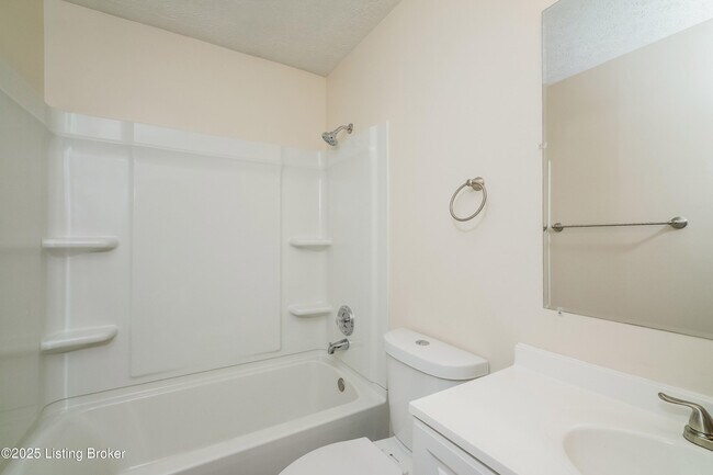 Building Photo - 2224 Peaslee Rd