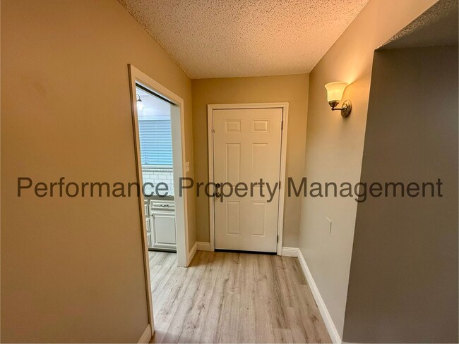 Building Photo - Beautiful 3 Bed/2 Bath NE Bakersfield Home w/ Pool, Solar & $0 Deposit Option