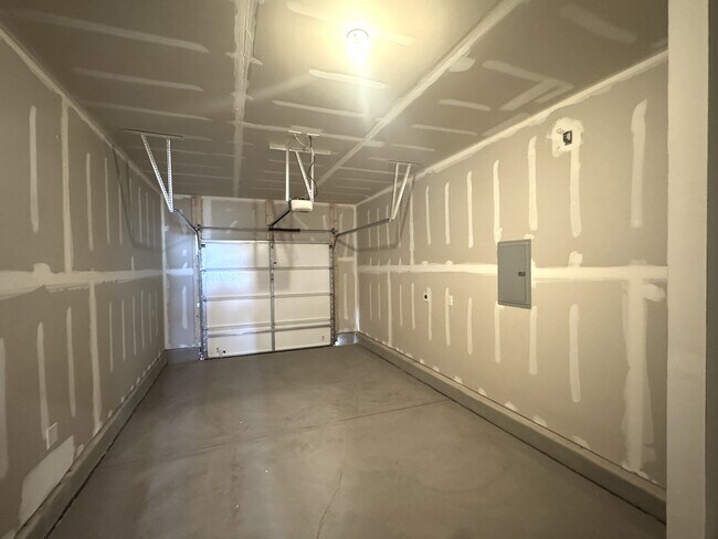 Building Photo - 2917 Hickory Fld Dr