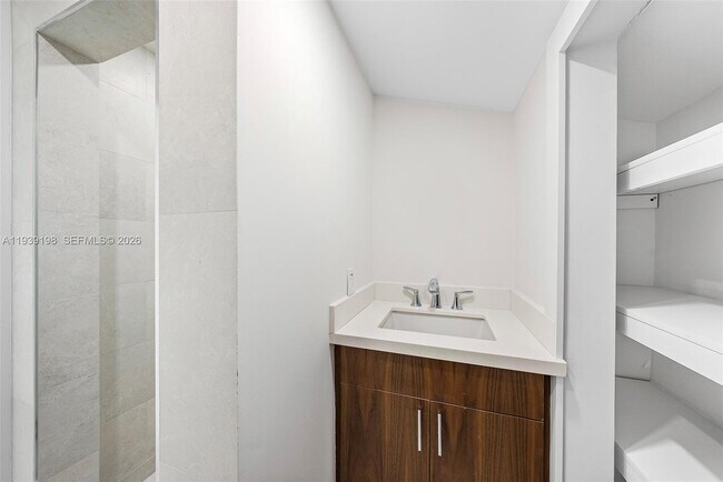 Building Photo - 7540 Los Pinos Blvd