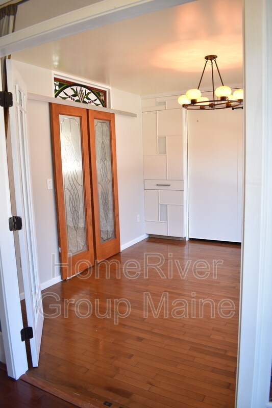 Building Photo - 10 Woodside Dr