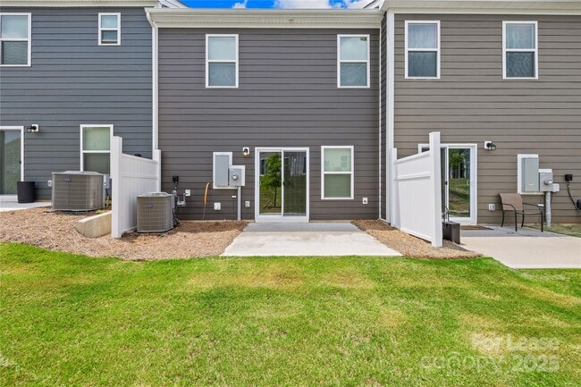 Building Photo - 2778 Yeager Dr NW