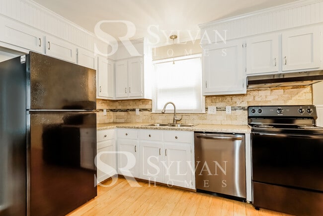 Building Photo - Coming HOME never felt so good!