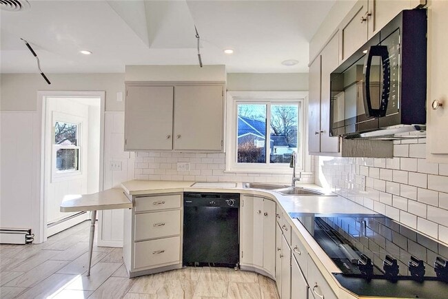 Building Photo - 78 Devonshire St