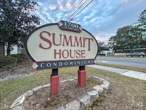 Building Photo - Adorable 1/1 in Summit House