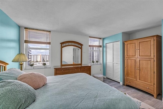 Building Photo - 3015 N Ocean Blvd